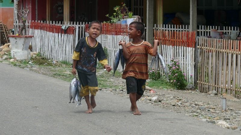  photo ilustrasi-anak-kampung-indonesia_zps0dbter3a.jpg