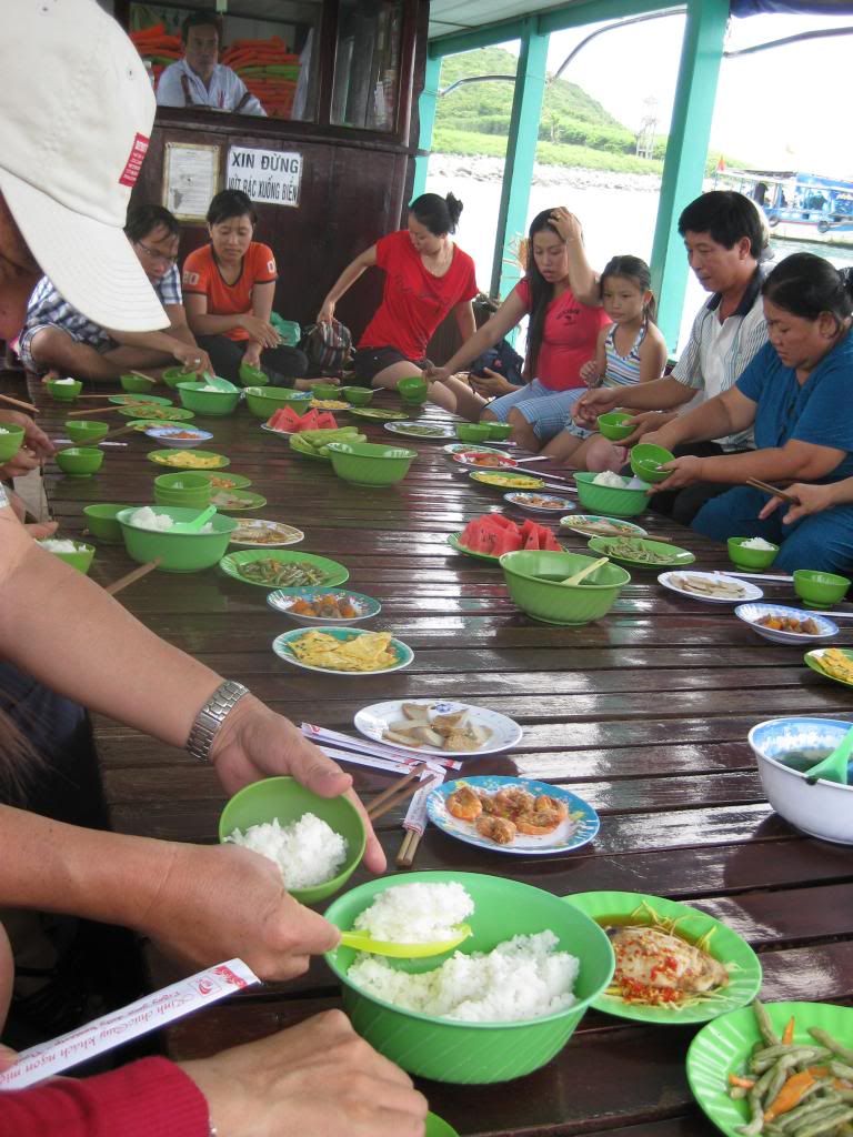 30-4 anh em dẫn Gấu đi đâu chơi vậy  :D - 5