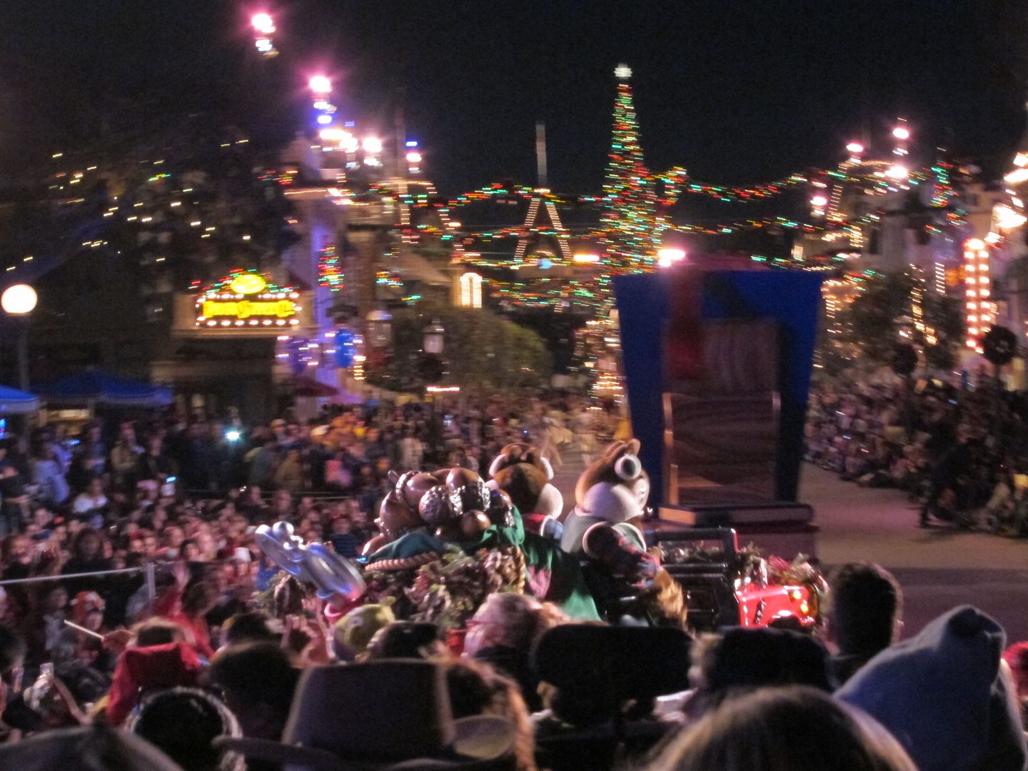 A Christmas Fantasy Parade | Disneyland