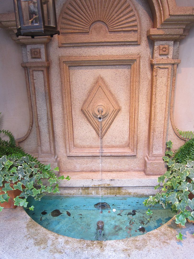 Fountain | Court of Angels | Club 33 | Disneyland