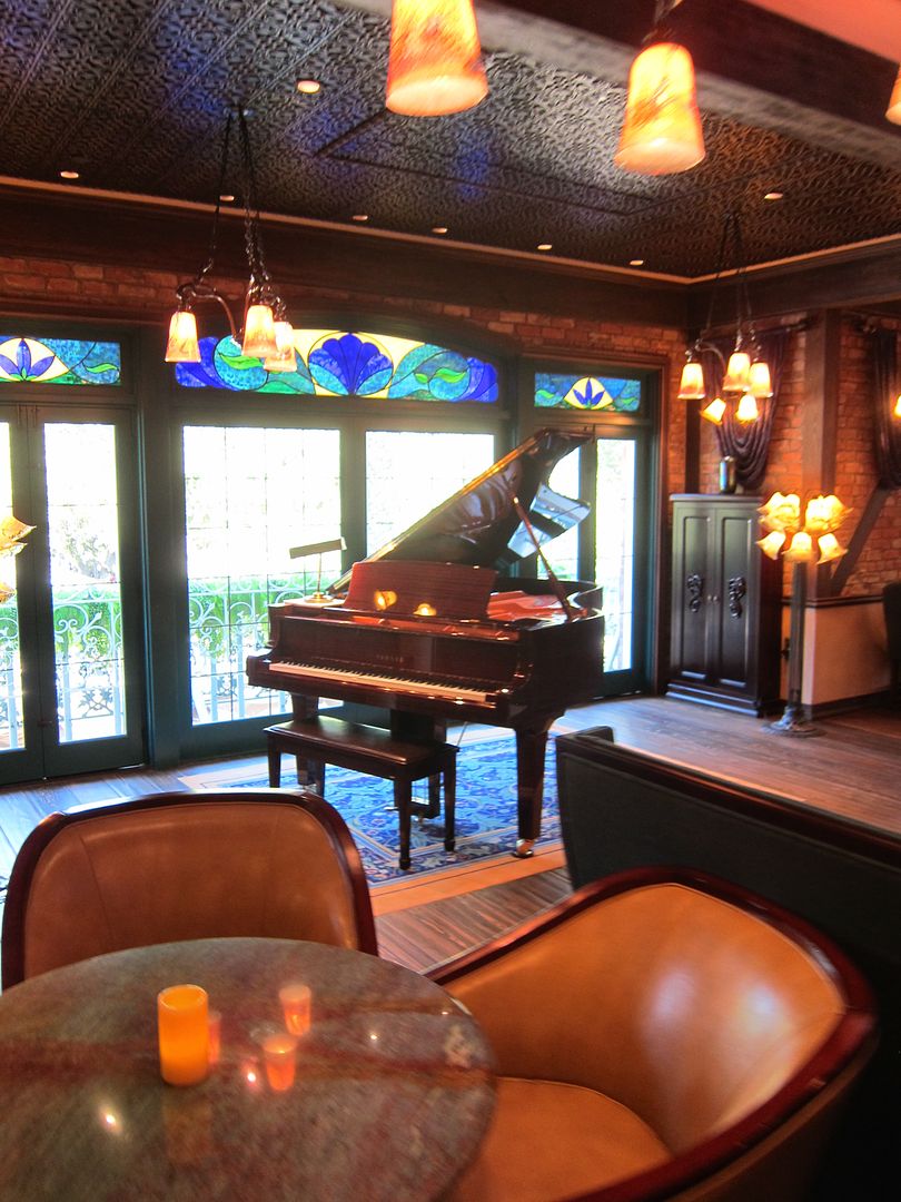 Le Salon Nouveau Piano | Club 33 | Disneyland