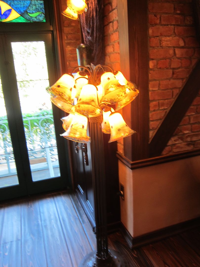 Le Salon Nouveau Lamp | Club 33 | Disneyland