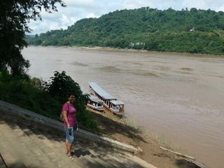 LUANG PRABANG (visita ciudad + cascadas Tad Sae) - 18 días por Camboya y Laos (Septiembre 2012) (8)