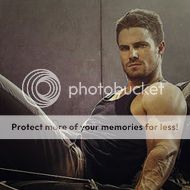 http://i1175.photobucket.com/albums/r624/Marilin_Maris/StephenAmell_zpsd3cdc9e7.jpg